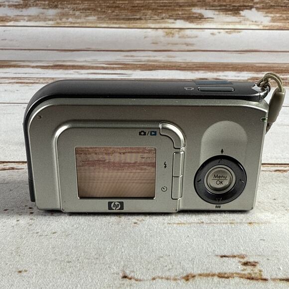 HP Photosmart E317 Digital Camera 5MP Silver Compact Vintage 2000s USB LCD Flash - Picture 3 of 4